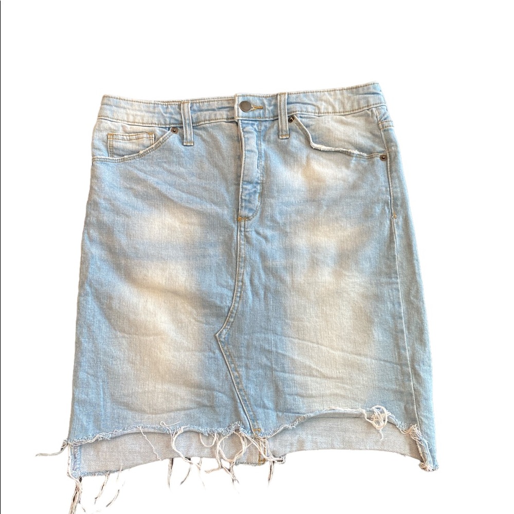 Light denim tight skirt from universal thread lightly worn.